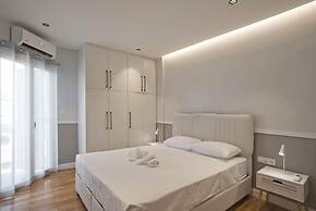 Urban Allure in Athina