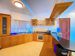 Mfalme Beachfront Apartments