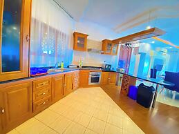 Mfalme Beachfront Apartments