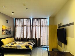 Gramercy Residences 1 bedroom w Balcony