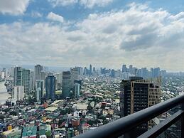 Gramercy Residences 1 bedroom w Balcony