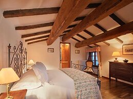 Unique Country House in an old Hamlet
