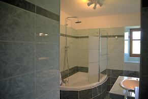 Restful Villa in Largentiere With Swimming Pool