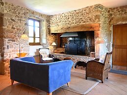 Restful Villa in Largentiere With Swimming Pool