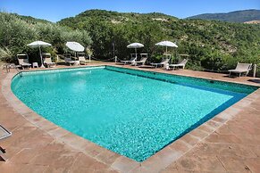 Picturesque Holiday Home in Assisi With Pool