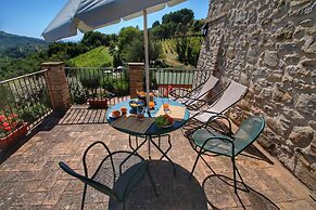 Picturesque Holiday Home in Assisi With Pool