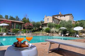 Picturesque Holiday Home in Assisi With Pool