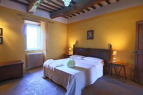 Picturesque Holiday Home in Assisi With Pool