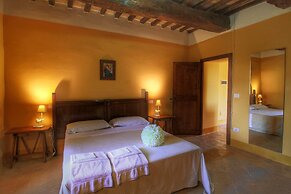 Picturesque Holiday Home in Assisi With Pool