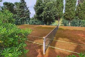 Expensive Villa With Tennis Court in Sinalunga
