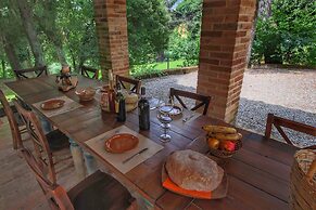 Expensive Villa With Tennis Court in Sinalunga