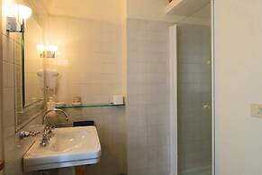 Expensive Villa With Tennis Court in Sinalunga