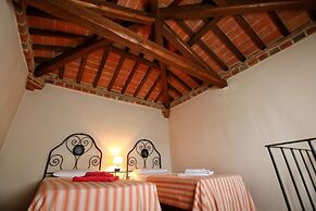 Expensive Villa With Tennis Court in Sinalunga