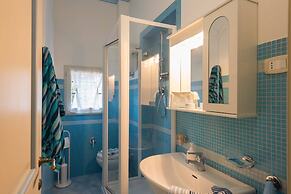 Air-conditioned Flat With Pool and Wellness Area