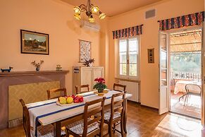 Air-conditioned Flat With Pool and Wellness Area