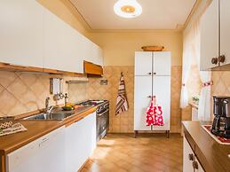 Air-conditioned Flat With Pool and Wellness Area