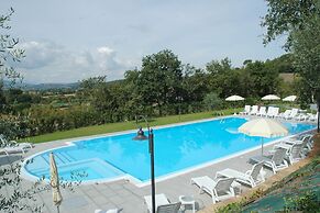 Air-conditioned Flat With Pool and Wellness Area