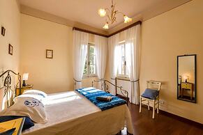 Air-conditioned Flat With Pool and Wellness Area
