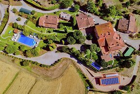 Air-conditioned Flat With Pool and Wellness Area