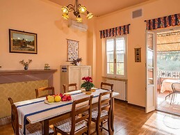 Air-conditioned Flat With Pool and Wellness Area