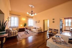 Air-conditioned Flat With Pool and Wellness Area