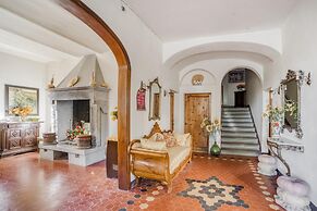 Lovely Apartment in Citerna With Swimming Pool