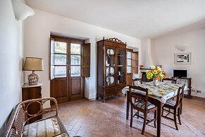 Lovely Apartment in Citerna With Swimming Pool