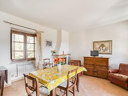 Lovely Apartment in Citerna With Swimming Pool