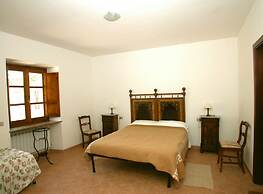 Lovely Apartment in Citerna With Swimming Pool