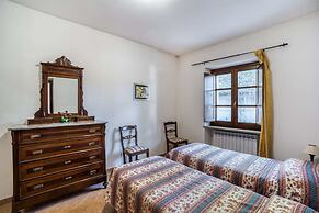Lovely Apartment in Citerna With Swimming Pool
