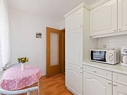 Attractive Apartment in Klutz Near the Sea