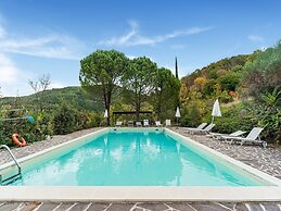 Captivating Apartment in Assisi With Swimming Pool