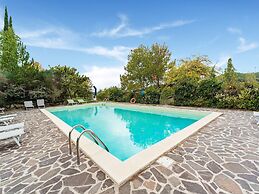 Captivating Apartment in Assisi With Swimming Pool