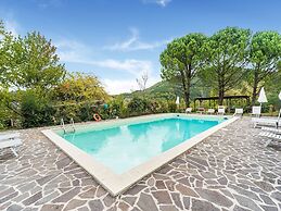 Captivating Apartment in Assisi With Swimming Pool