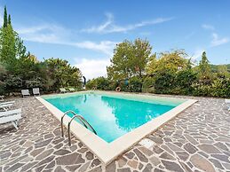Captivating Apartment in Assisi With Swimming Pool