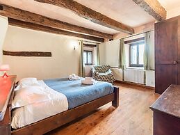 Captivating Apartment in Assisi With Swimming Pool