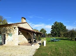 Spacious Holiday Home in Saint-nexans With Terrace