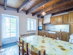 Spacious Holiday Home in Saint-nexans With Terrace