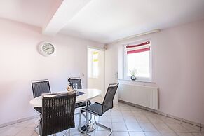 Delightful Holiday Home in Battenberg Near Forest