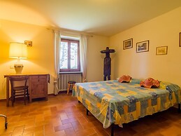 Beautiful Cottage in Dicomano With Swimming Pool
