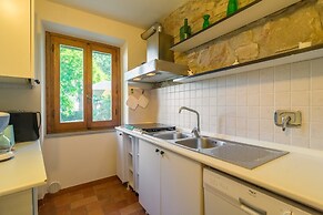Beautiful Cottage in Dicomano With Swimming Pool