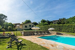 Beautiful Cottage in Dicomano With Swimming Pool