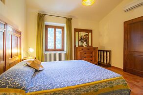 Beautiful Cottage in Dicomano With Swimming Pool