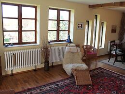 Rustic-style Apartment in Buschenhagen With Garden