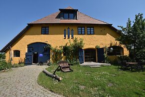 Rustic-style Apartment in Buschenhagen With Garden