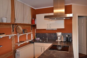 Rustic-style Apartment in Buschenhagen With Garden