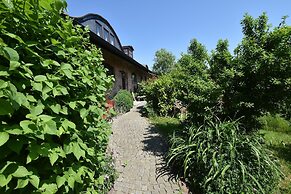Rustic-style Apartment in Buschenhagen With Garden