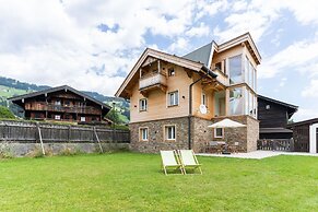 Central Apartment With Balcony, Terrace, Garden, Deckchairs