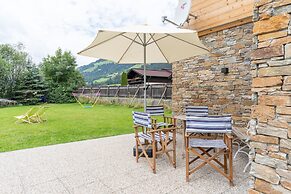 Central Apartment With Balcony, Terrace, Garden, Deckchairs