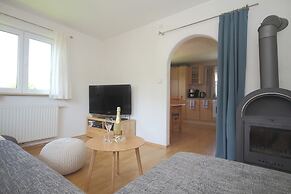Central Apartment With Balcony, Terrace, Garden, Deckchairs